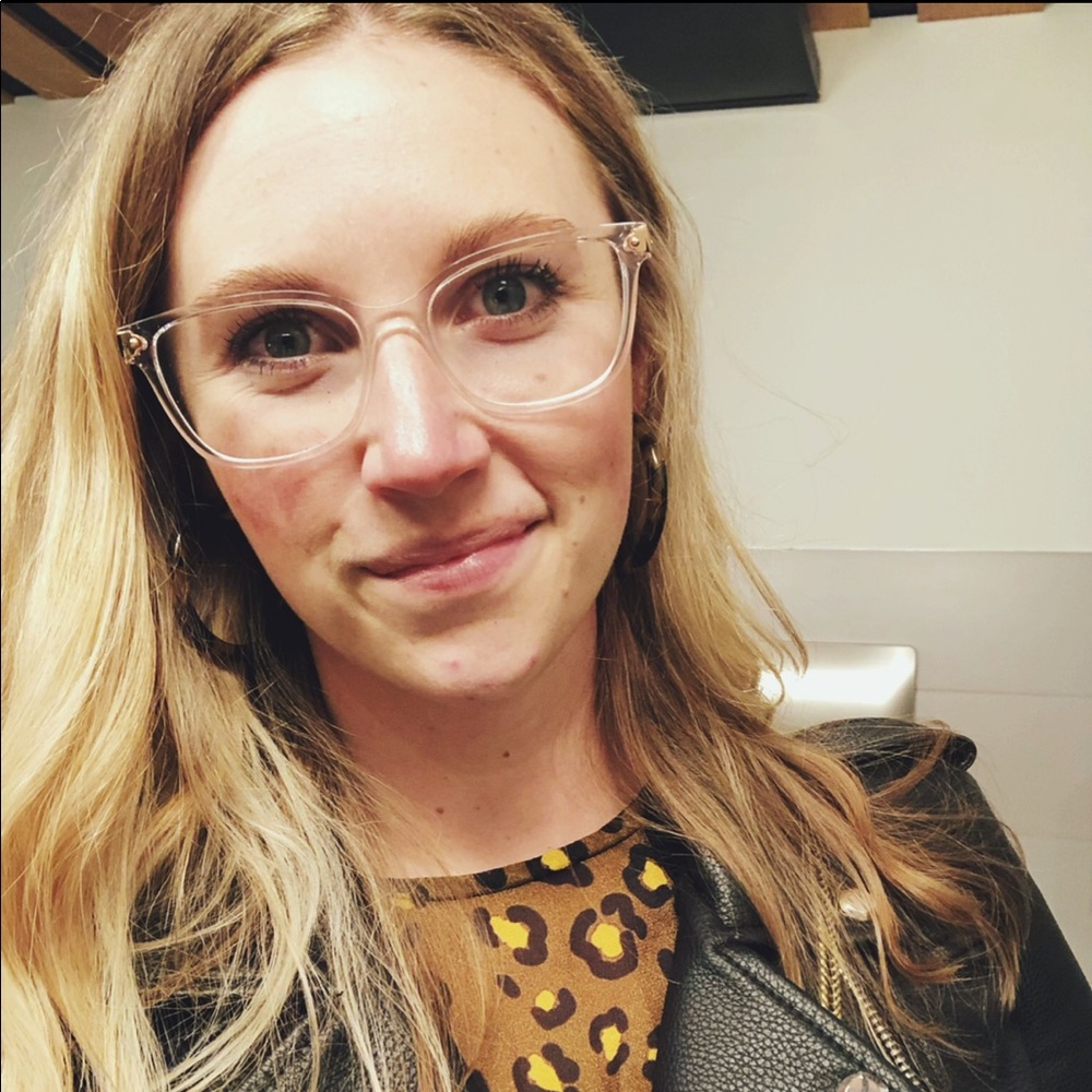 Meet your Posher, Hilary